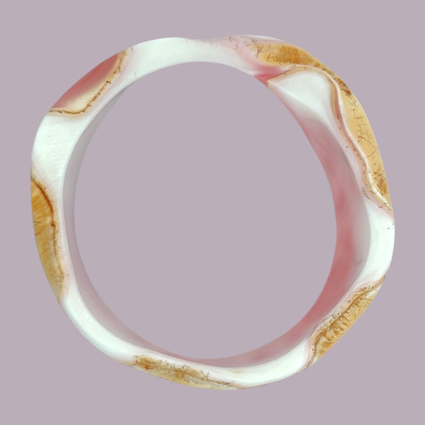 Queen Conch Bangle