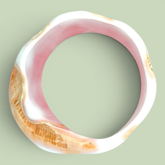 Queen Conch Bangle (small)