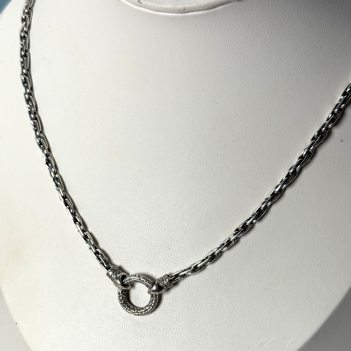 Apah Channel Ring Necklace