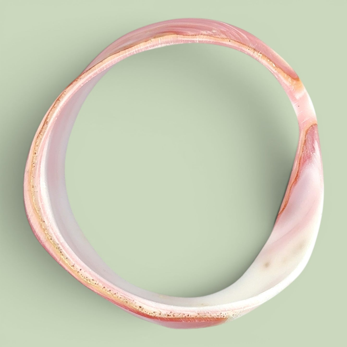 Queen Conch Bangle (Large)